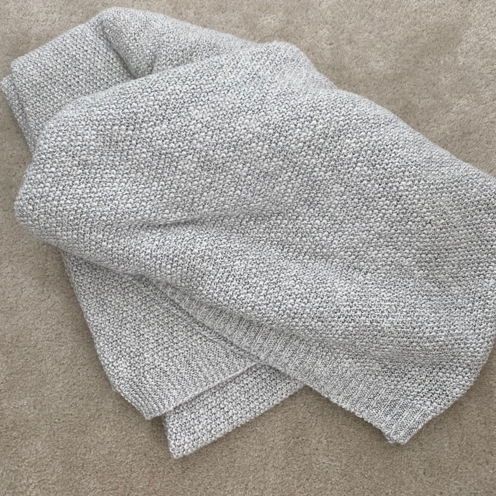 queen size throw in perfect condition.